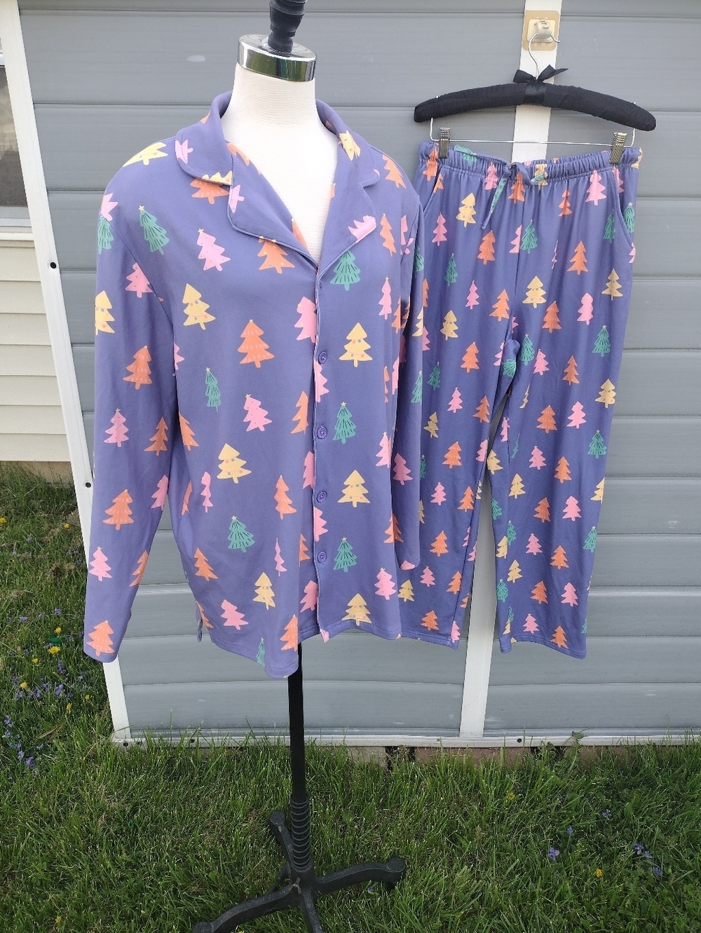 NWOT Spark Paws Human Pajama Set Christmas Tree Women's Size Medium